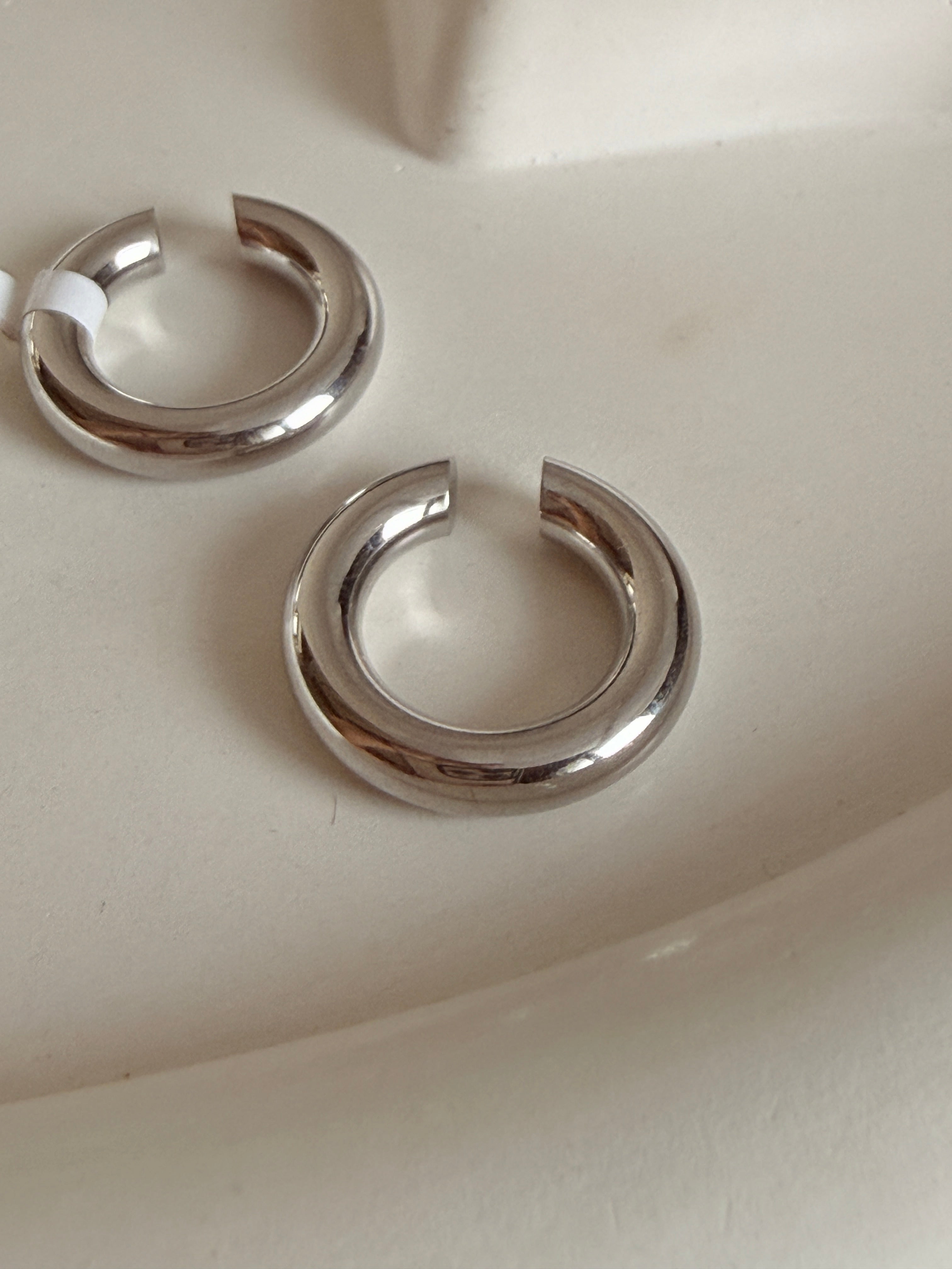 Silver Plain Earcuff