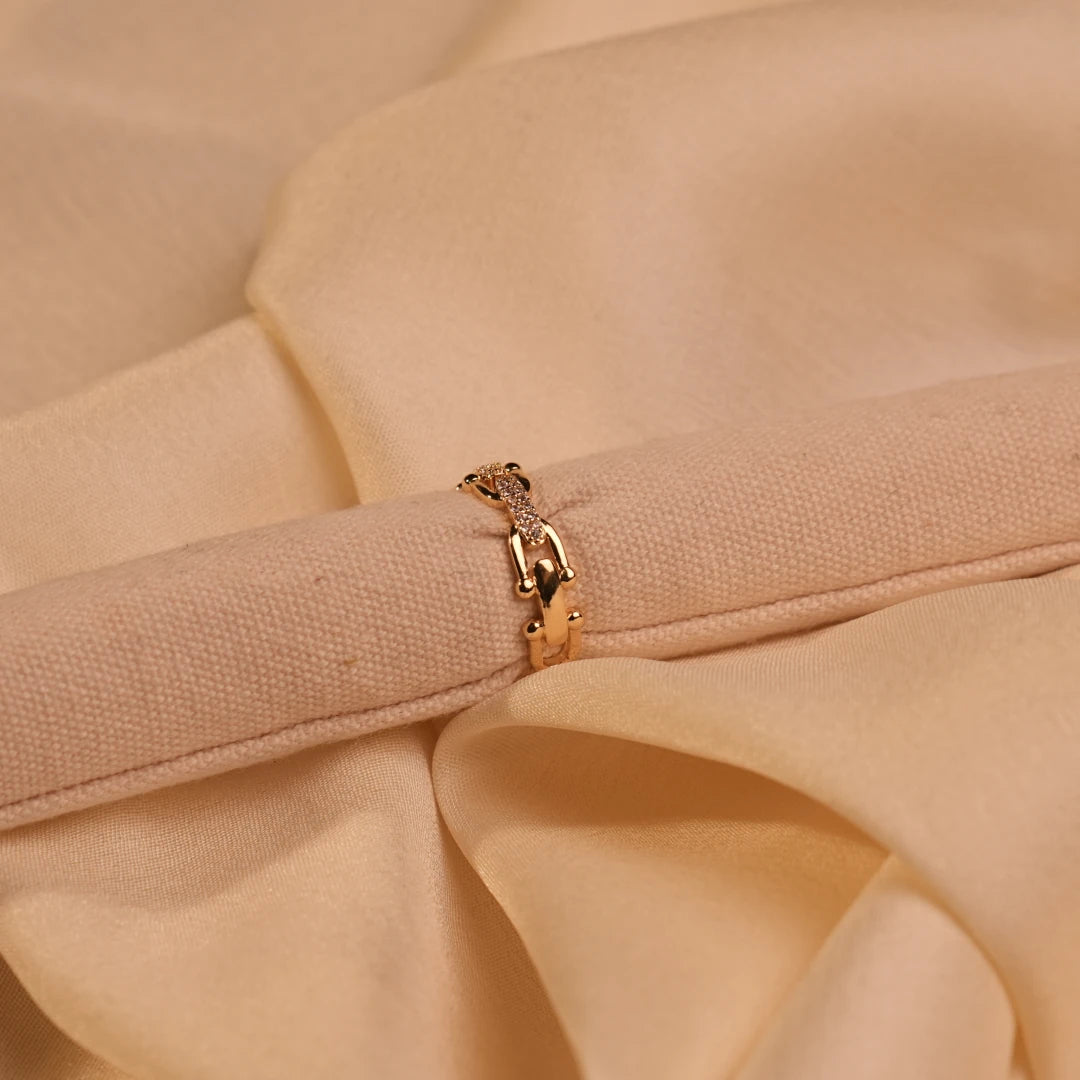 Crystal Pavé X-Link Chain Gold Ring - Buy Gold Ring for Women Online India - Drattans
